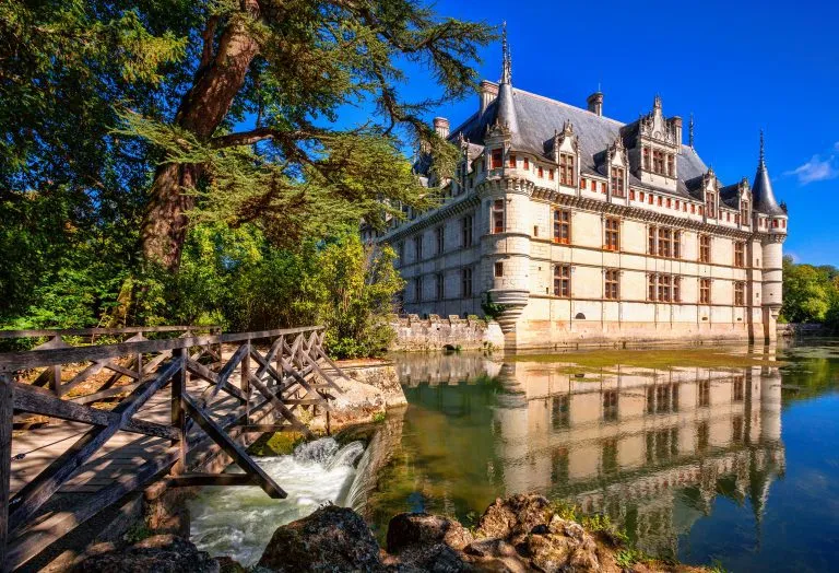 El castillo de Azay-le-Rideau, Francia. Este castillo está situado en